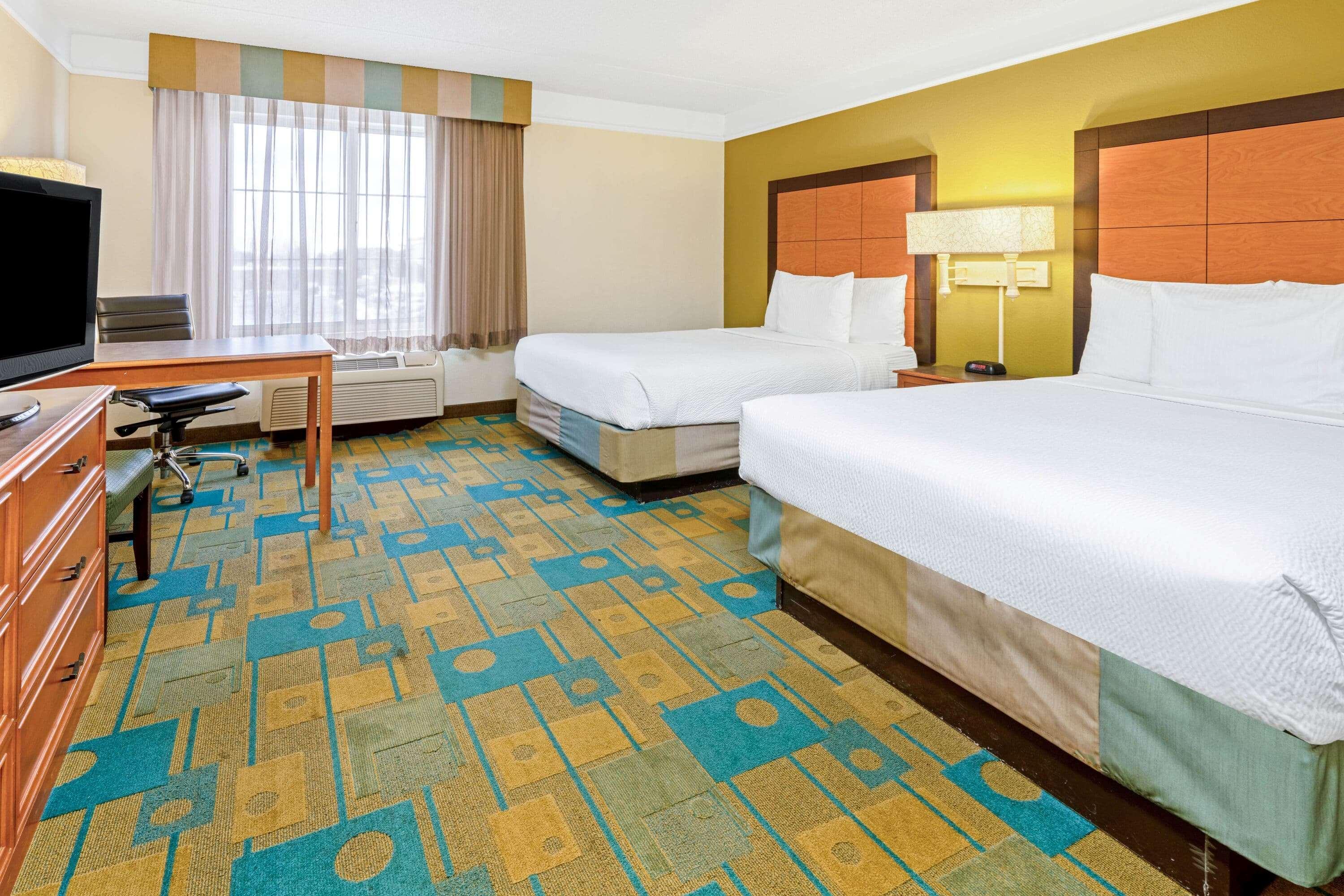 Hotel La Quinta By Wyndham Salt Airport