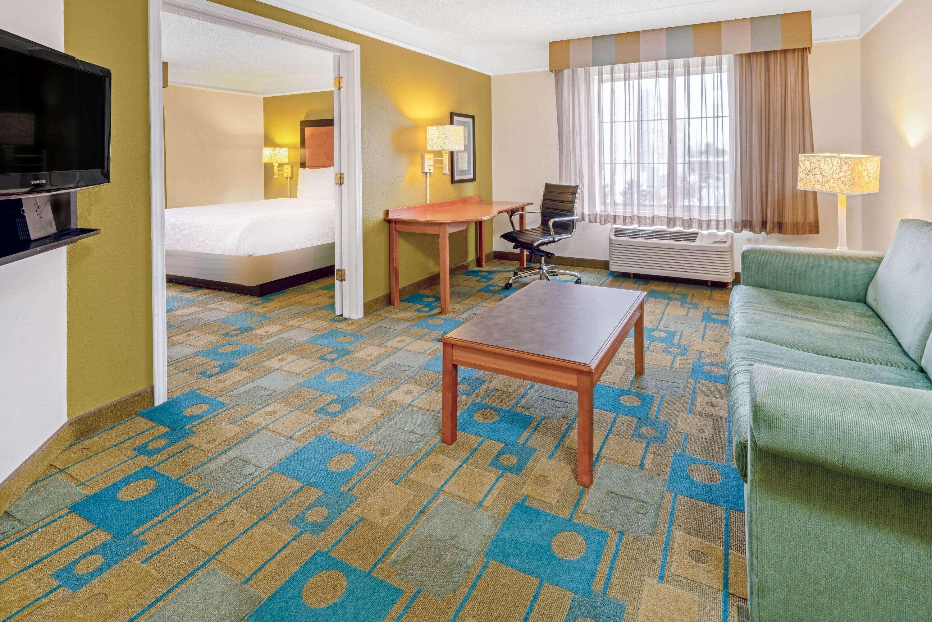La Quinta By Wyndham Salt Airport