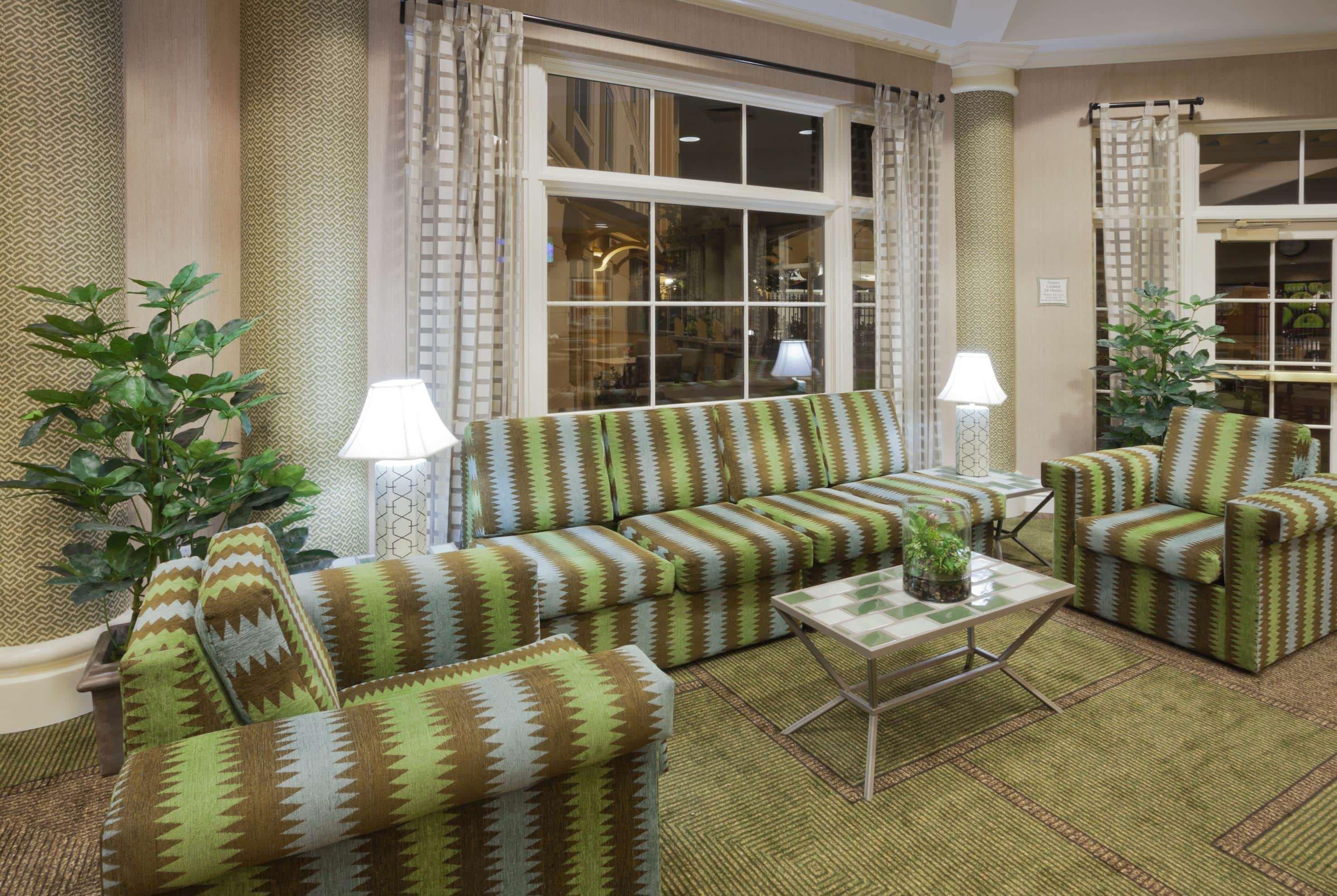 La Quinta By Wyndham Salt Airport