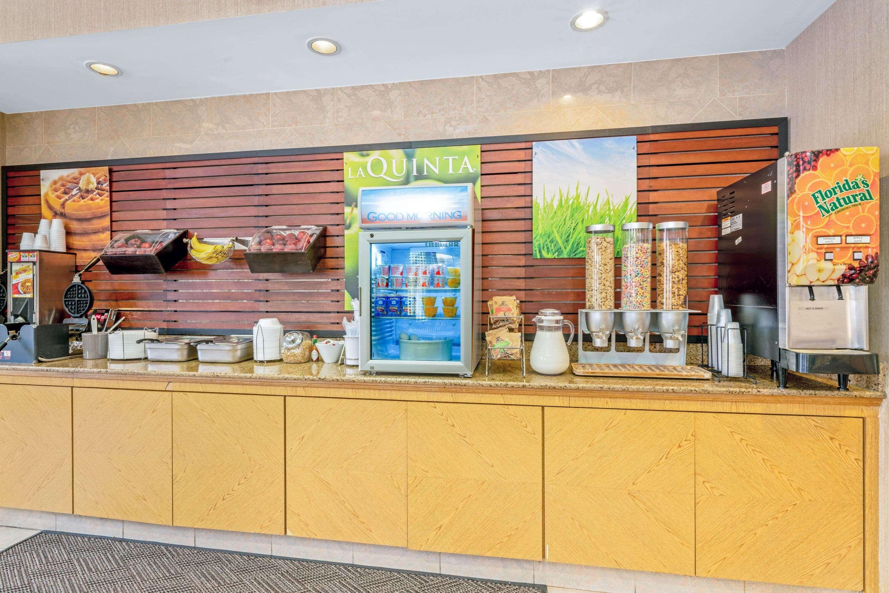 Hotel La Quinta By Wyndham Salt Airport Salt Lake City