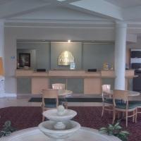 La Quinta By Wyndham Salt Airport Hotel 3*