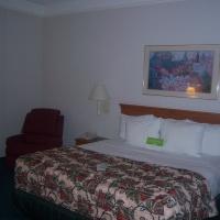 Hotel La Quinta By Wyndham Salt Airport 3*