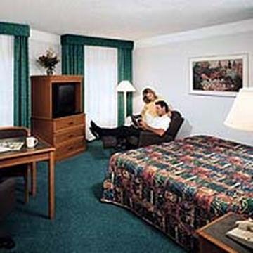 Hotel La Quinta By Wyndham Salt Airport